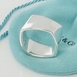 Tiffany & Co 💯% Auth Frank Gehry Wide Torque Ring w/Pouch ✨EUC✨Sz5 E
